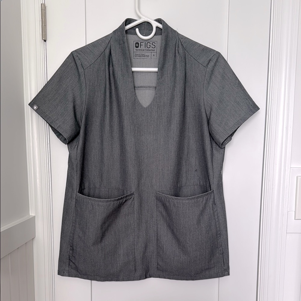 Figs V-Neck Scrub Top